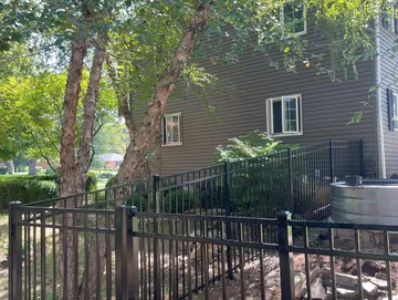 Flat Top Aluminum Fence (3 Rail)