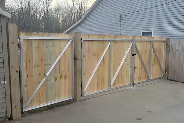 Post Master Fence